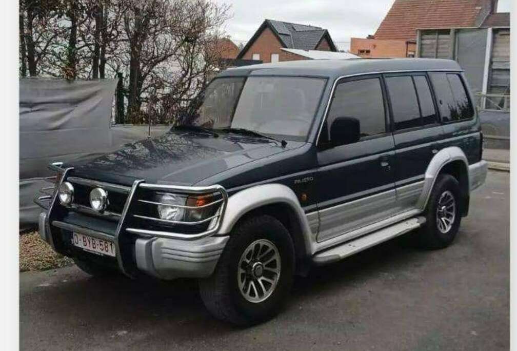 Mitsubishi Pajero long body