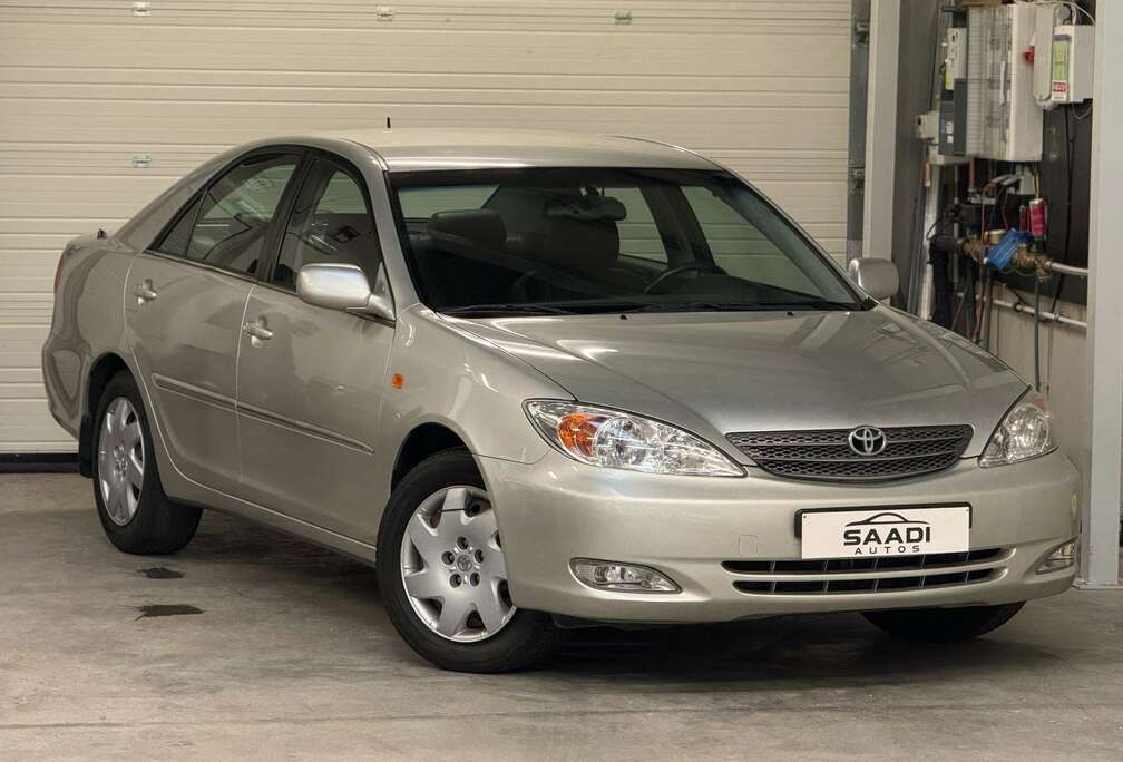 Toyota 2.4i VVT-i 16v // 1er Pro // État Neuf