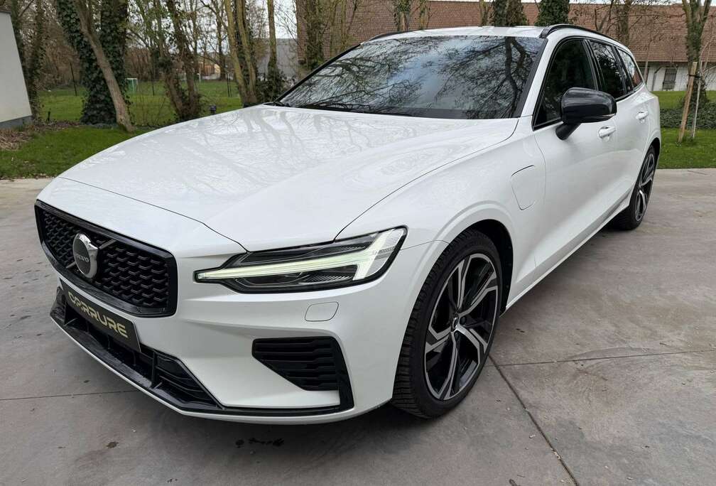 Volvo 2.0 T6 AWD PHEV Plus DarkPANOACCKEYLESSPDC