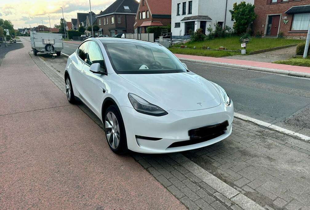 Tesla Model Y 82 kWh Dual Motor Performance (377 kW)