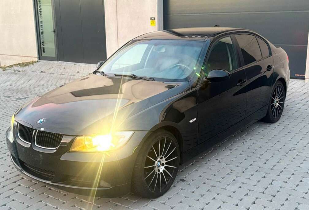 BMW 320i