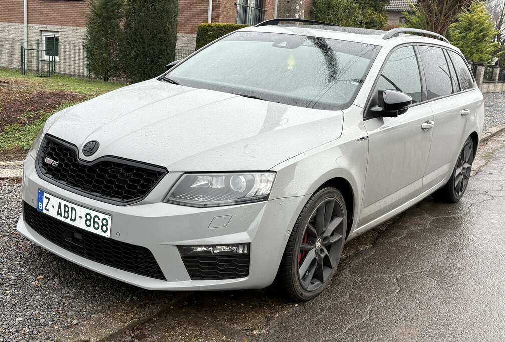 Skoda SW RS 2.0 CR TDi DSG Full Options