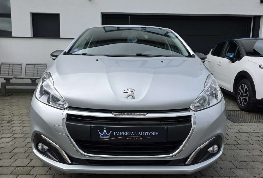 Peugeot 208 1.2i PureTech Style garantie concessionnaire