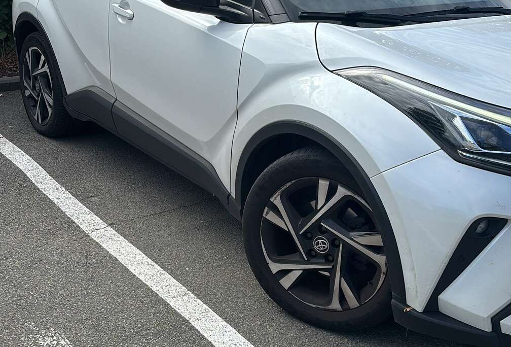 Toyota Hybrid  CH-R 2.0