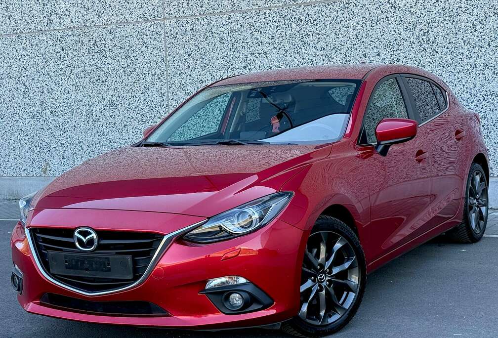 Mazda 1.5 D  Full Option  Face Lift  Cuir Alcantara  Navi  Clim  Camera