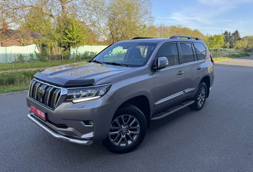 Toyota 2.8D-4D  / Auto / 4Camera / frigo / Boel /Ful-Opti