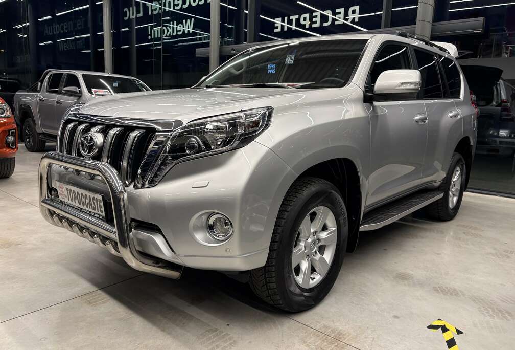 Toyota 2.8 D-4D COMFORT AUTOMAAT / TREKHAAK / PUSHBAR ...