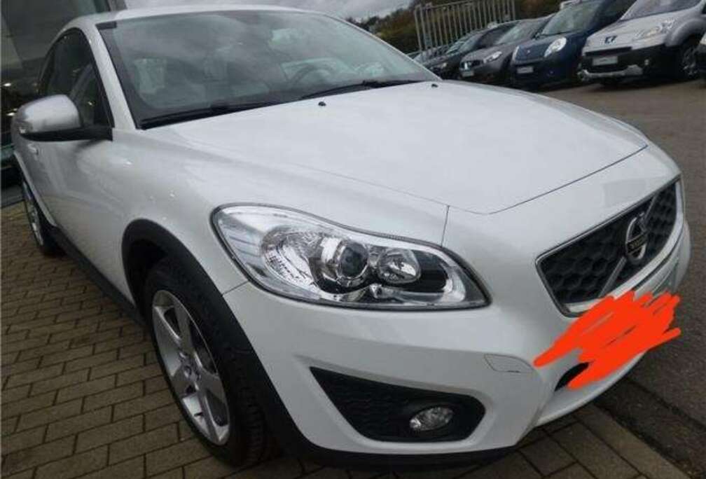 Volvo D2 115 ch R-Design