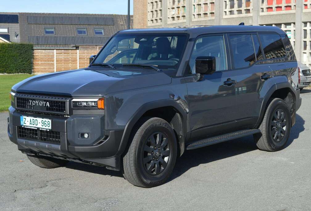 Toyota Land Cruiser 2.8 D-4D Full Option 7 PlaatsenDemo