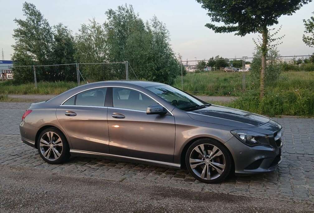 Mercedes-Benz interieur volledig in Leer met LED verlichting