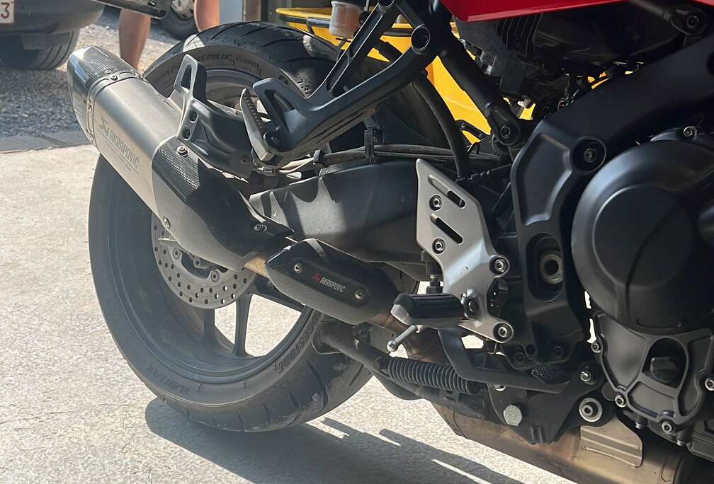 Akrapovic