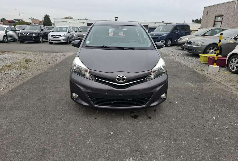 Toyota 1.3i VVT-i 16v Linea Sol MMT