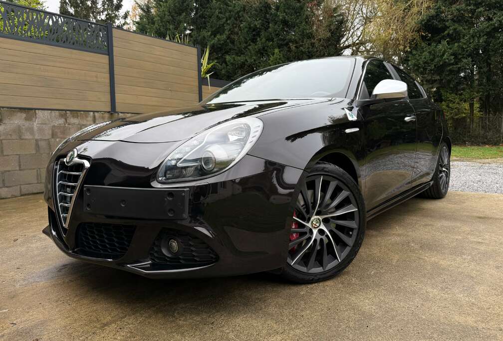 Alfa Romeo 1.7 Tbi Quadrifoglio VerdeFULLOPTIONS