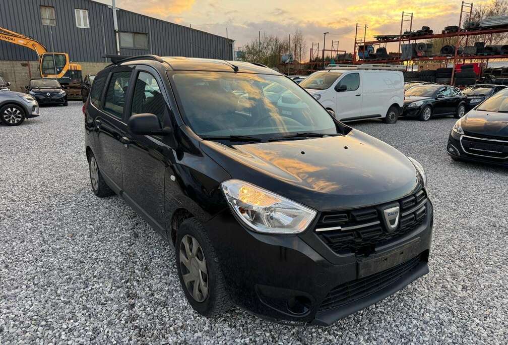 Dacia Lodgy 1.6i SCe Ambiance 7pl. // EXPORT - MARCHAND