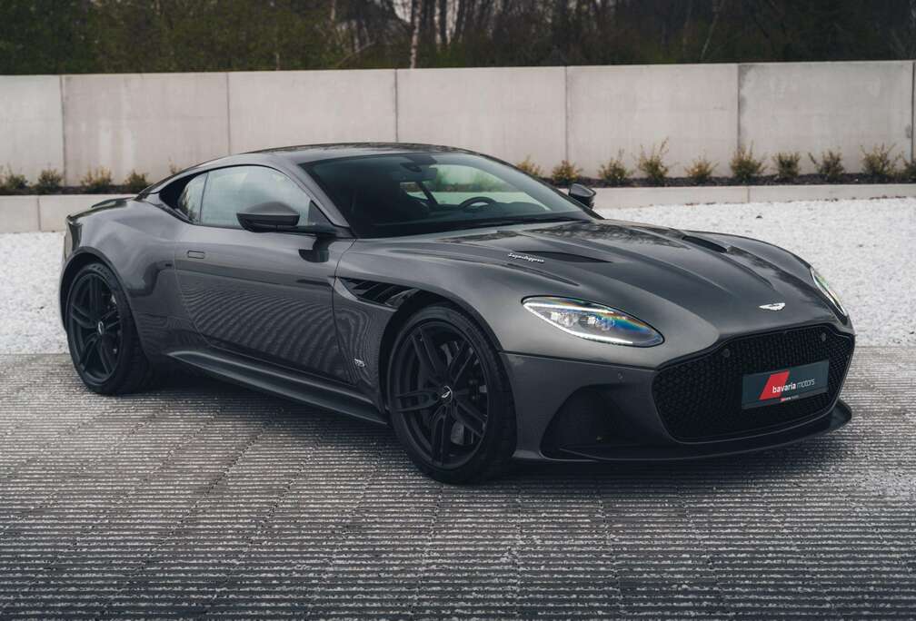 Aston Martin Superleggera / Magnetic Silver / Jewellery Pack