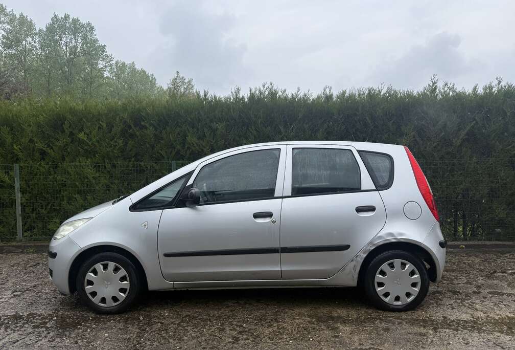 Mitsubishi 1.3i 16v Inform * AIRCO