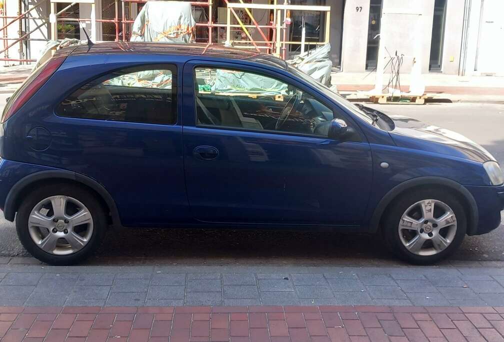 Opel 1.2i XE 16v Edition Kim Clijsters