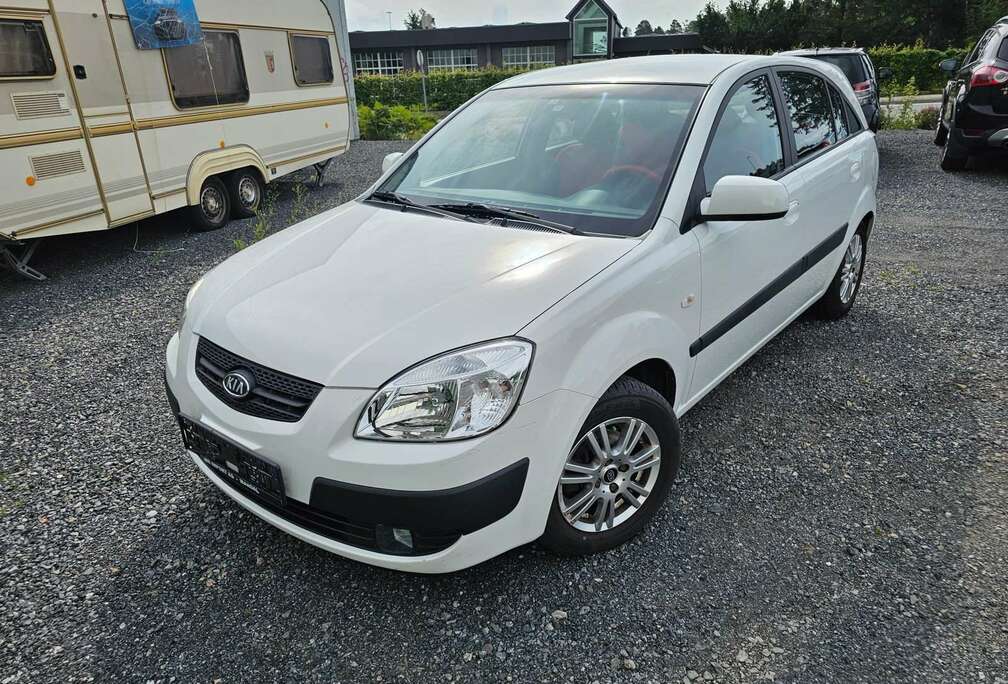 Kia 1.3i LS