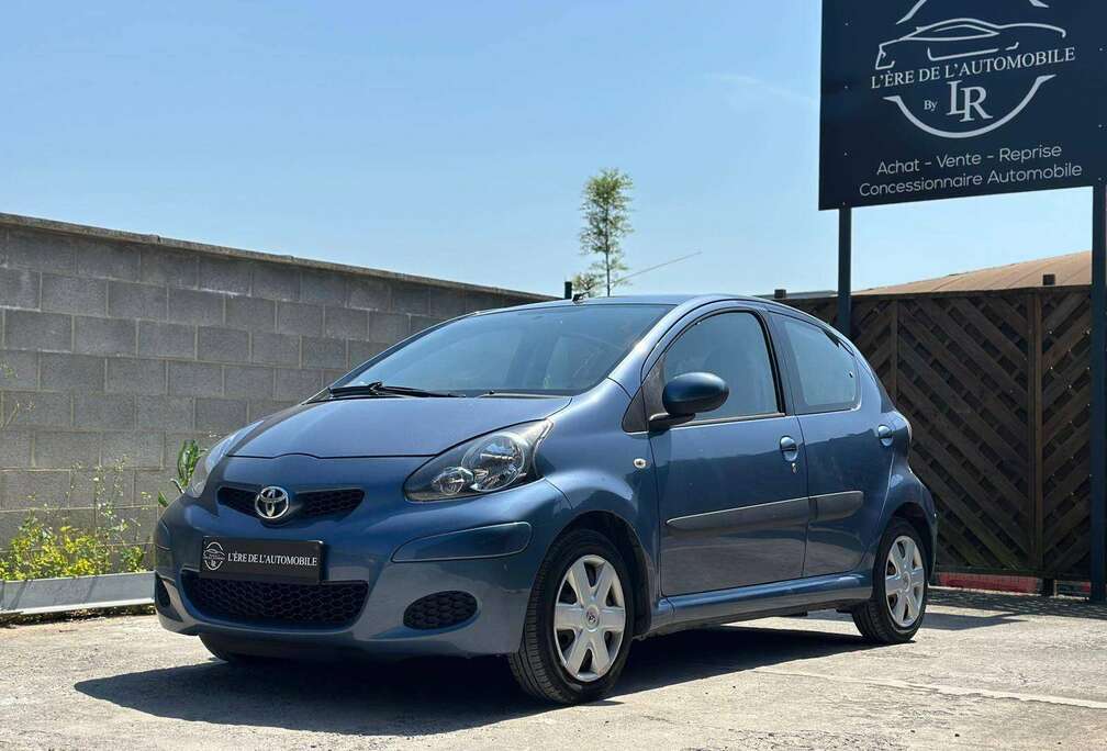 Toyota 1.0 * BOITE AUTO * CLIM * 5P * MP3 * 107KM