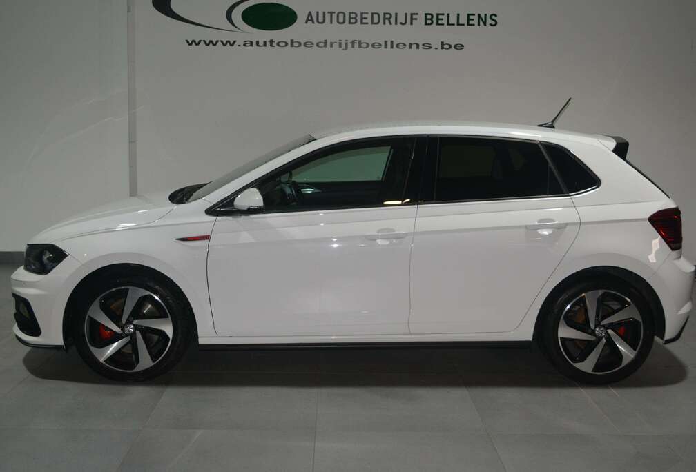 Volkswagen Polo 2.0 TSI DSG GTI / SPORTZETELS / NAVI + APPLE