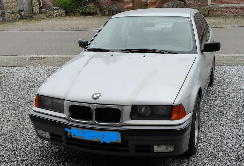 BMW 320i