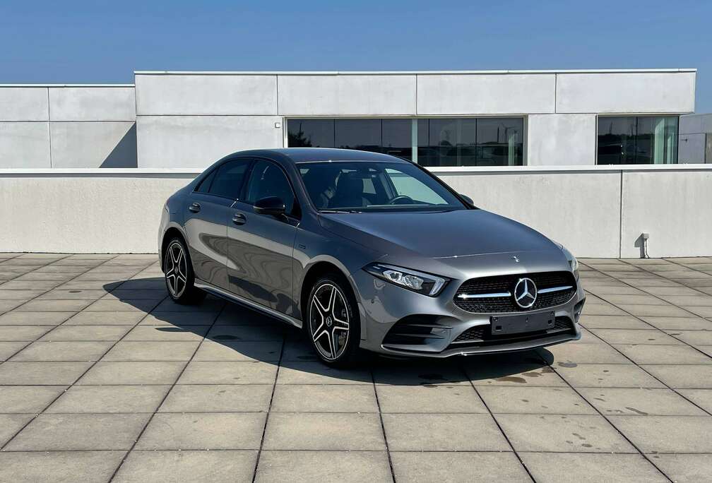 Mercedes-Benz E PHEV (EU6AP)AMG Nightpakket Parkeerpakket Smartphone integratie