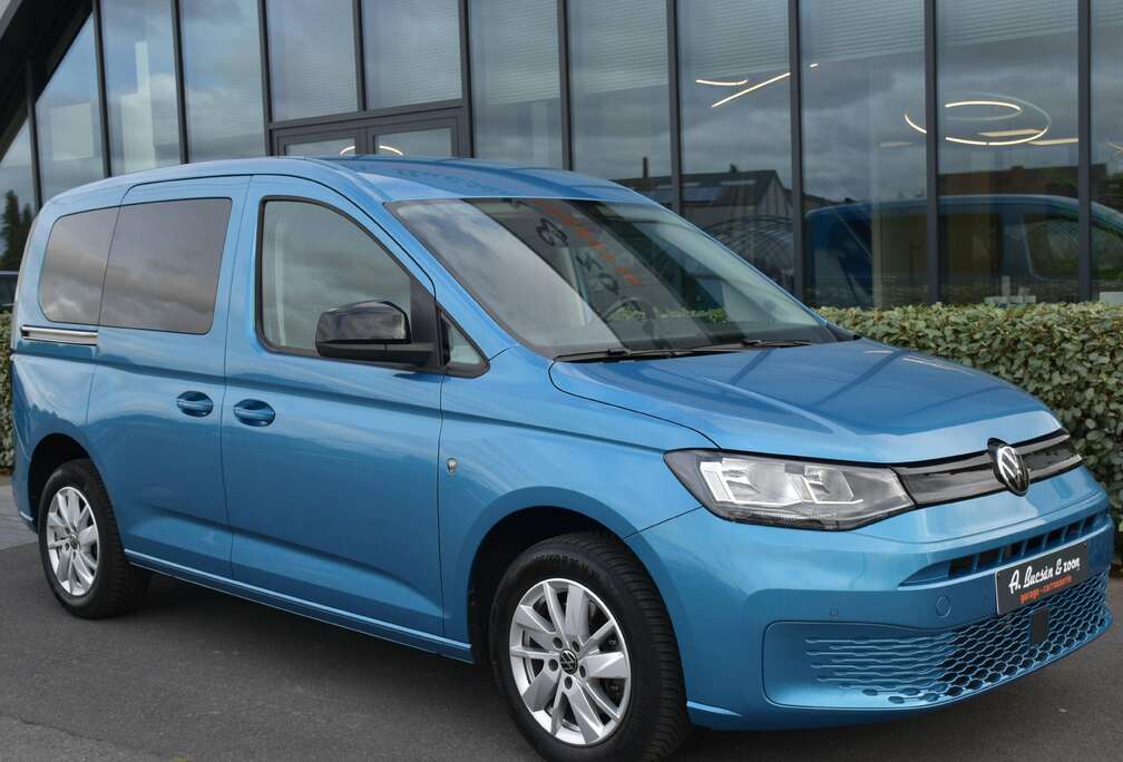 Volkswagen Caddy 1.5 TSI DSG 5PL / APPLE CAR / CAMERA/ TREKHAAK