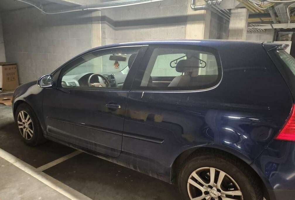 Volkswagen Golf 1.6 FSI Individual