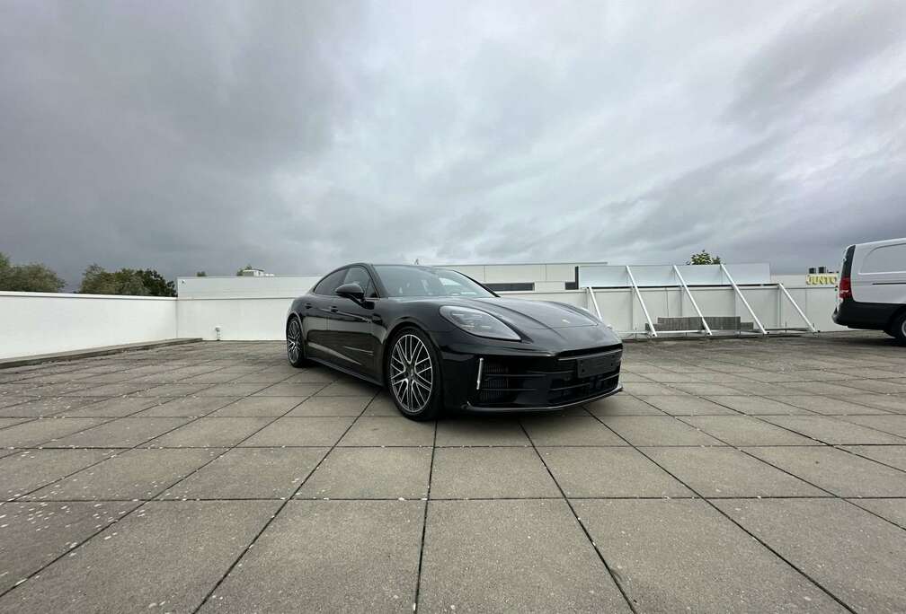 Porsche 4 E-Hybrid/LEDER/21\