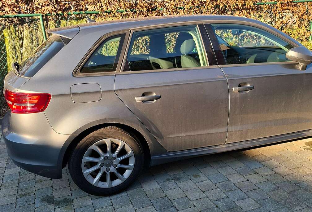 Audi A3 Sportback 1.6 TDi ultra Attraction