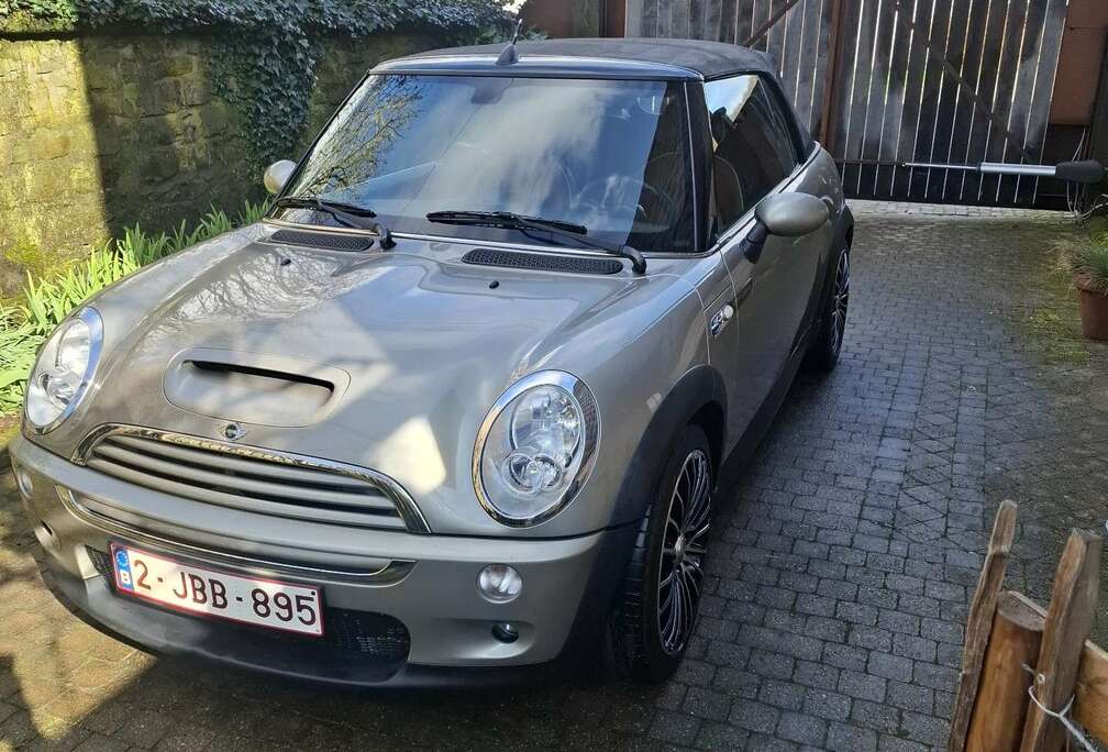 MINI R52