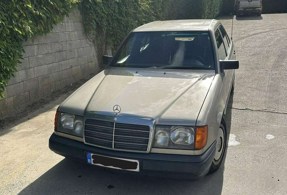Mercedes-Benz 250D