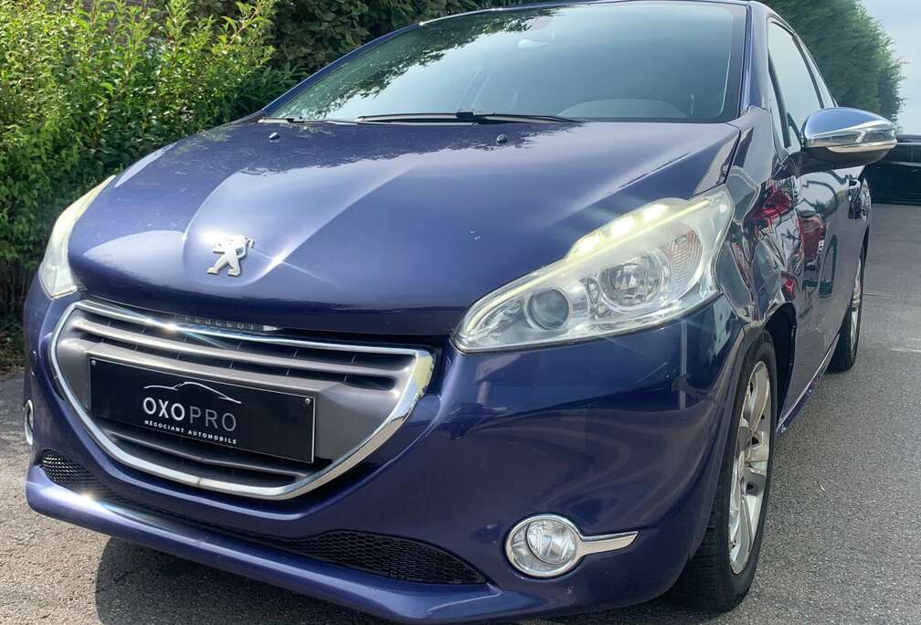 Peugeot 1.6i ESSENCE 120CV / ALLURE / GPS / CUIR / CLIM AUTO / CRUISE / RADAR DE RECUL / PRIX  À EMPORTER