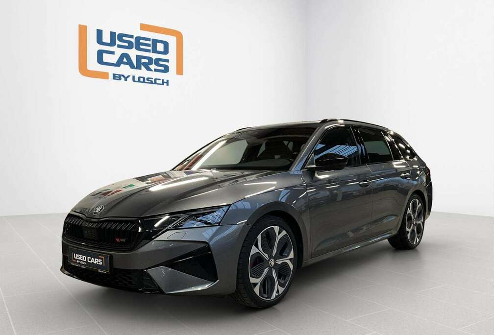 Skoda Combi+RS+DSG+Pano+360+AHK