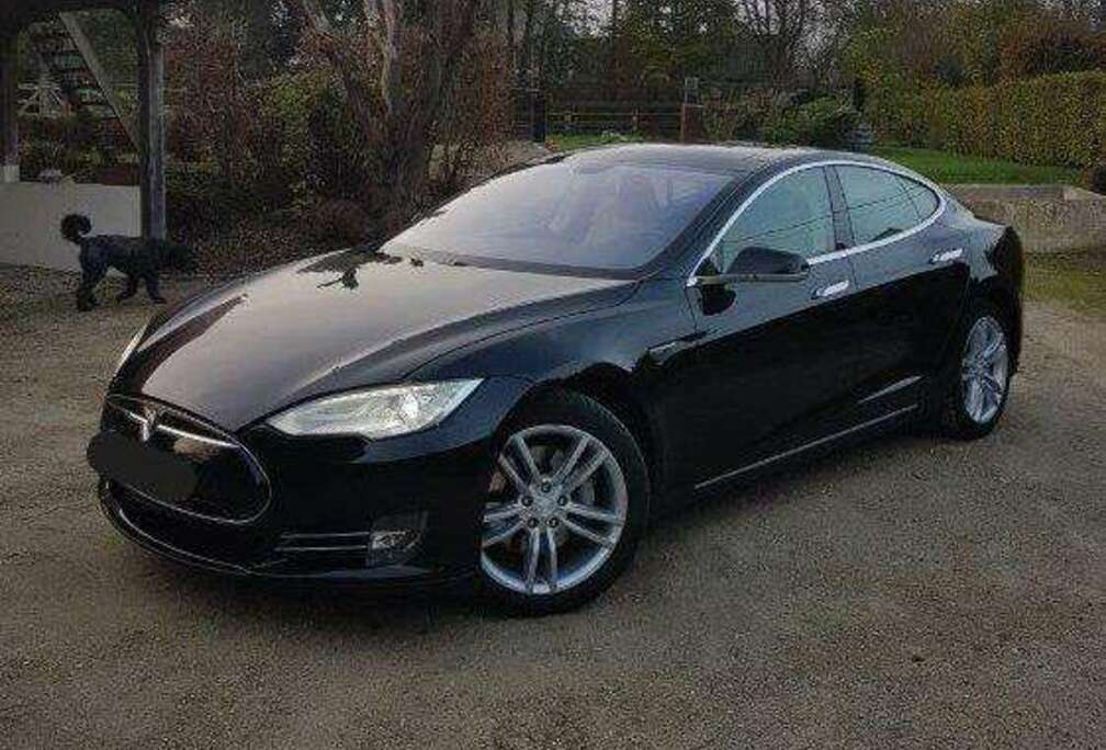 Tesla Model S 85 kWh Signature