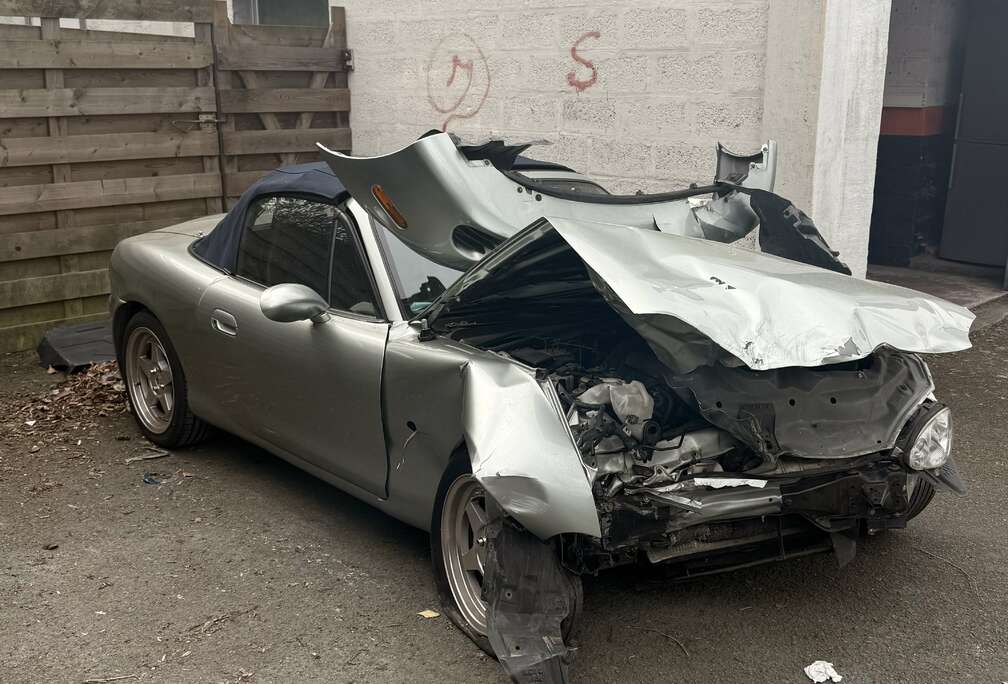 Mazda 1.6i 16v Tan Leather