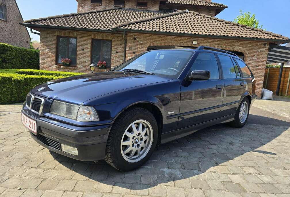 BMW 320i touring Exclusiv Edition