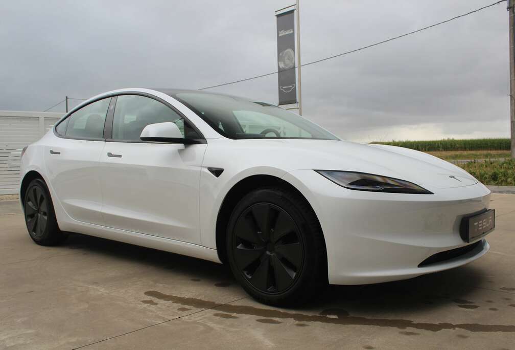 Tesla 60KW RWD PREMIUM WHITE