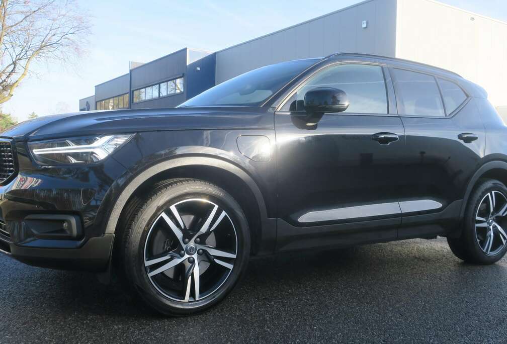 Volvo XC40 T4 Recharge DKG RDesign Expression