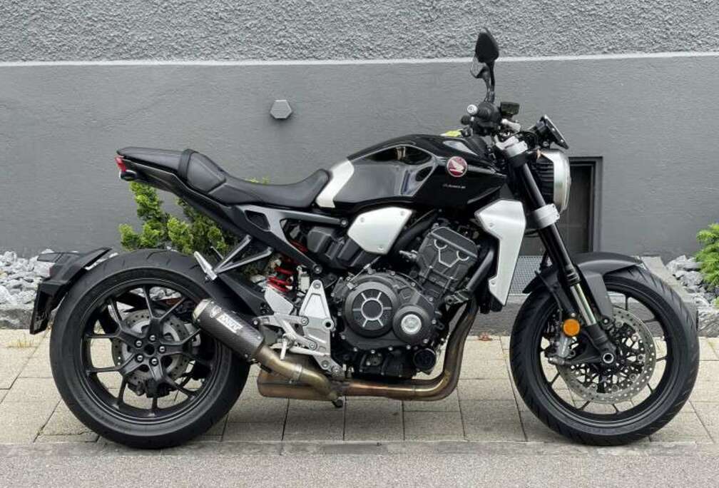 Honda R