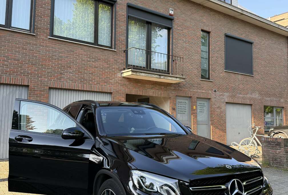 Mercedes-Benz d 4Matic 9G-TRONIC AMG Line