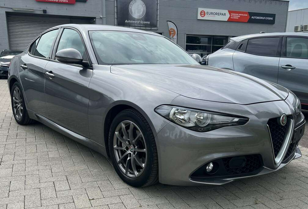 Alfa Romeo Giulia 2.0 Turbo 16V AT8 Super