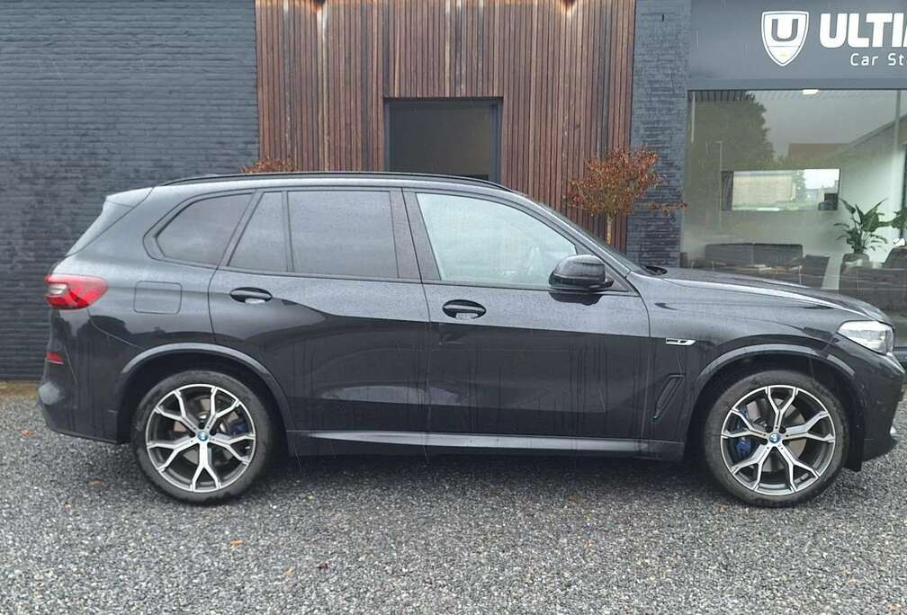 BMW 45e M-PACK/PANO/ACC/HUD/HARMAN