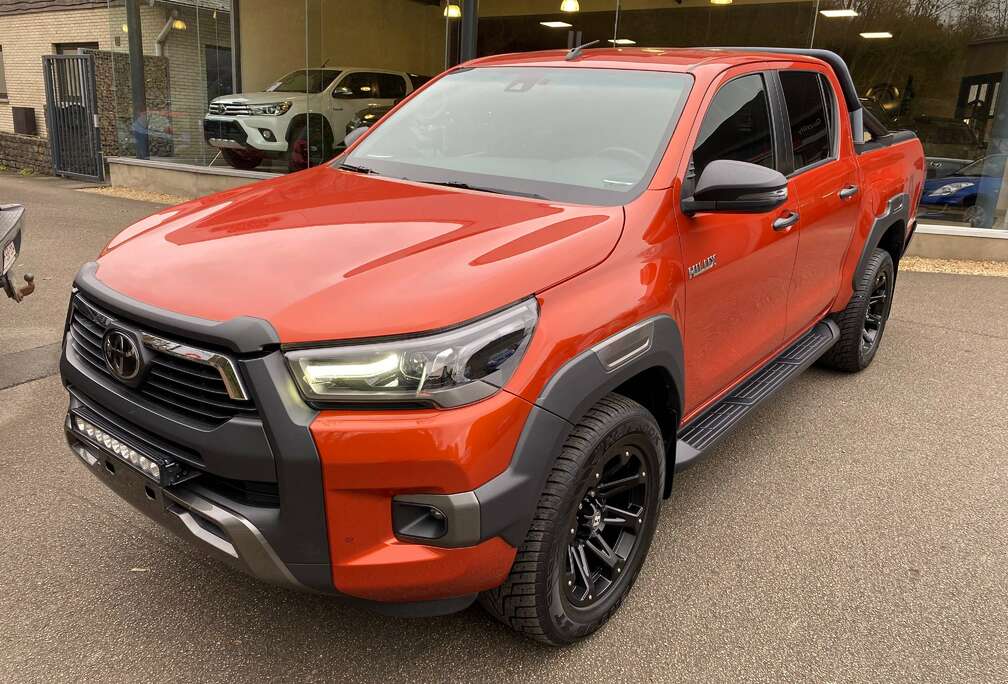 Toyota Hilux 2.8 D-4D 4WD Invincible