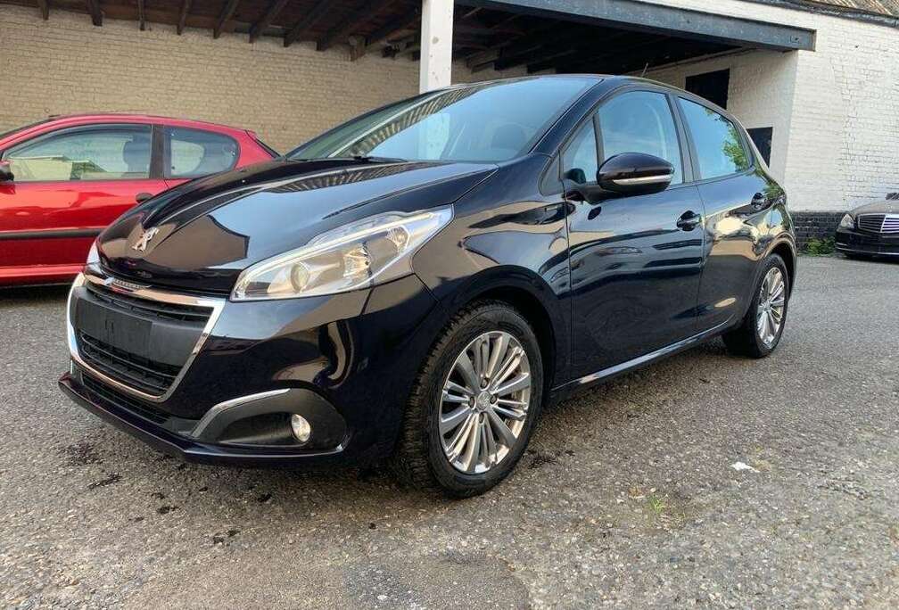 Peugeot 208 1.2 PureTech Allure S AUTO 12 MOIS DE GARANTIE