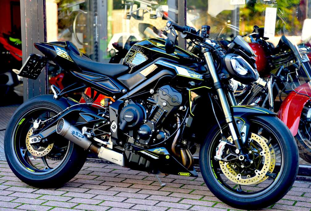 Triumph ***MOTO VERTE***