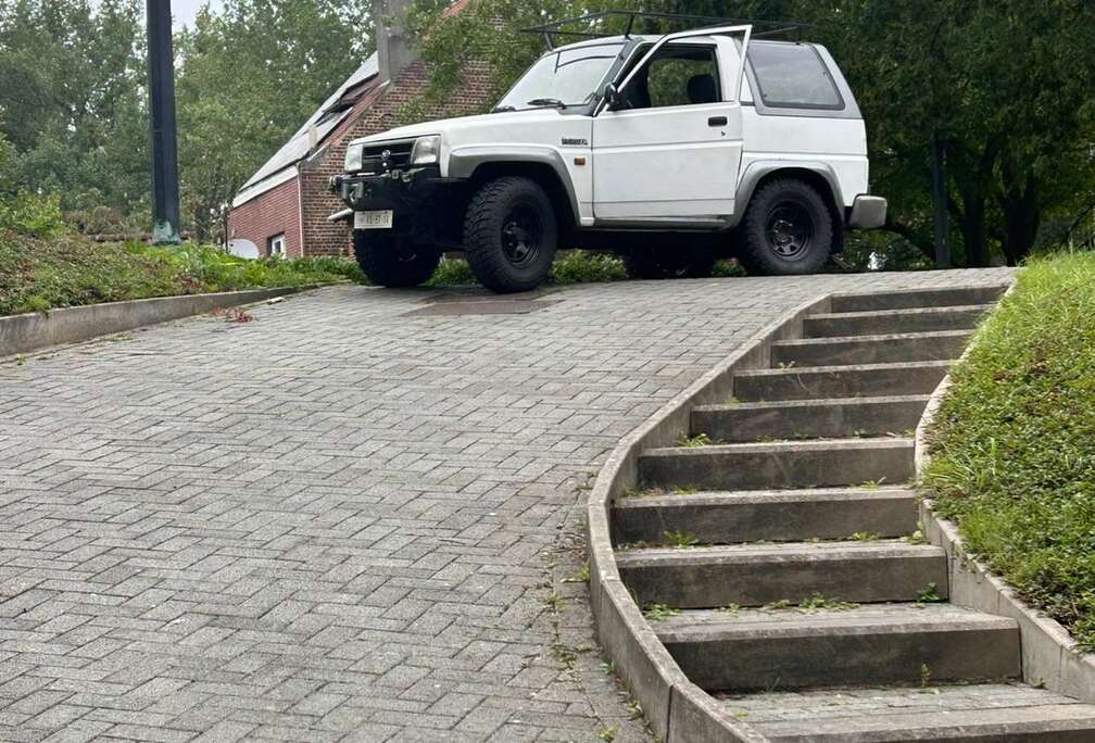 Daihatsu 1.6 essence SX