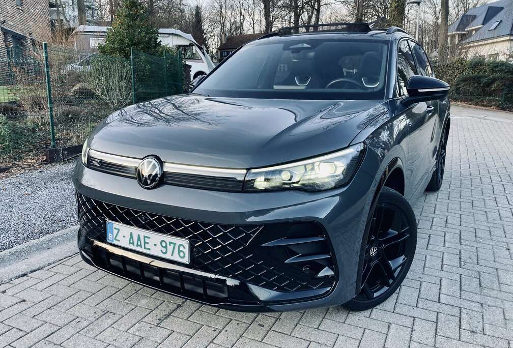 Volkswagen Tiguan 2.0 TDi R_Line , full options , unique