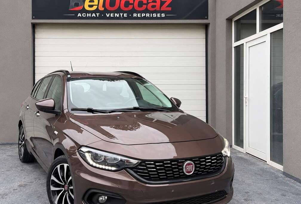 Fiat FIAT TIPO 1.6 ESSENCE AUTO • GROS ÉCRAN • ALCANTARA • LED JOUR • 99.000 KM •