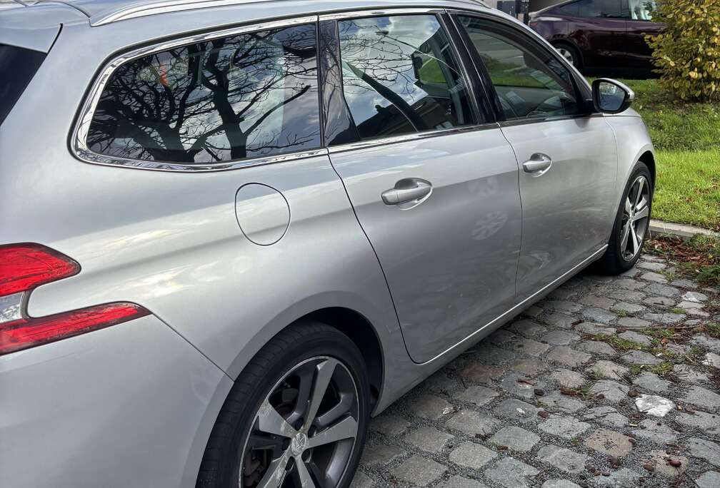 Peugeot SW PureTech 130 Stop & Start Active